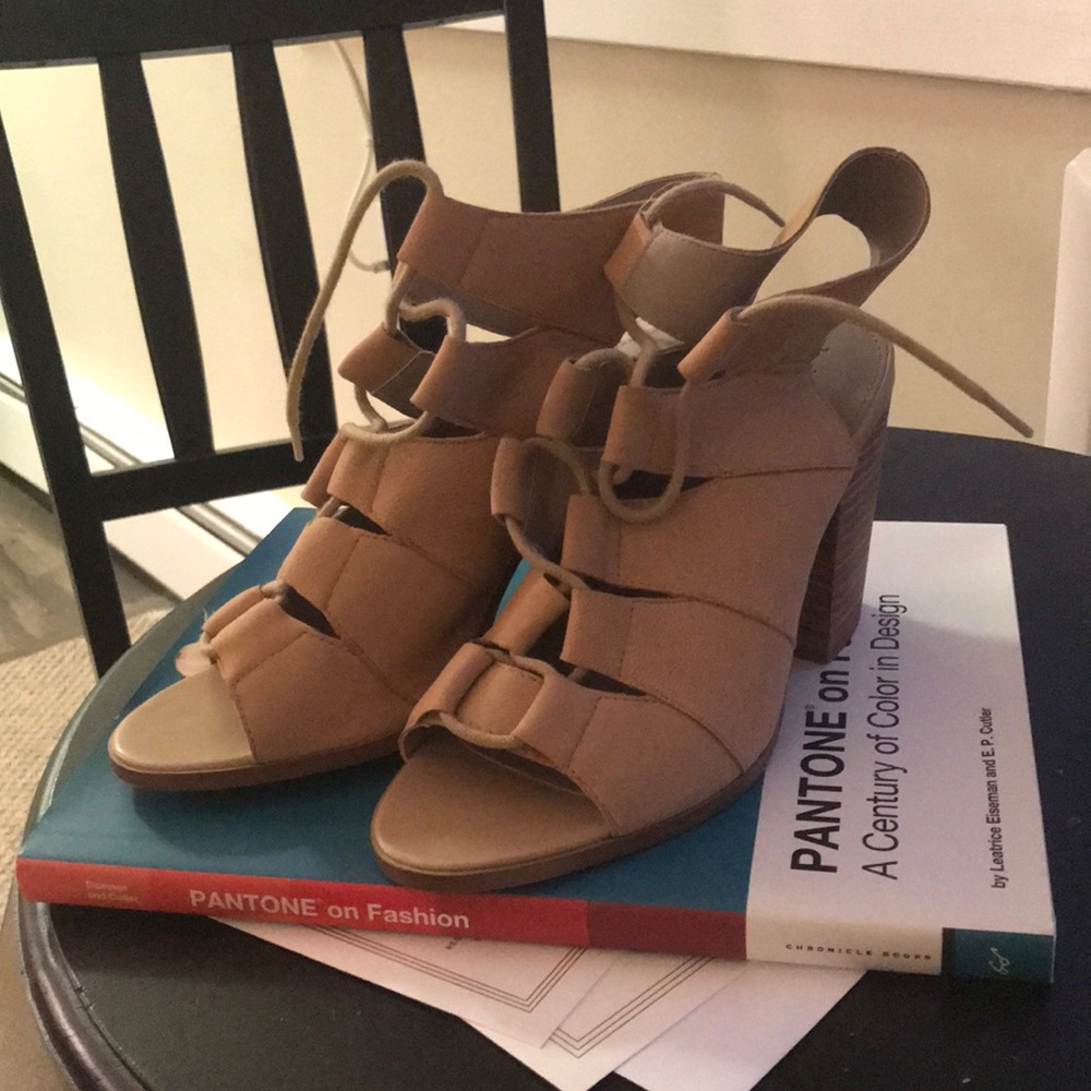 Leather block heal lace up